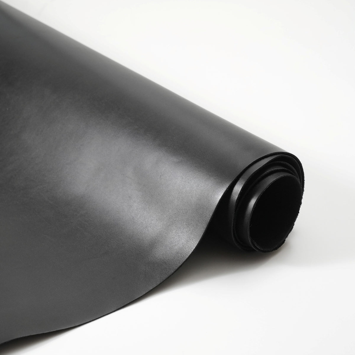 Dyed Veg Tan Leather Sides - Black