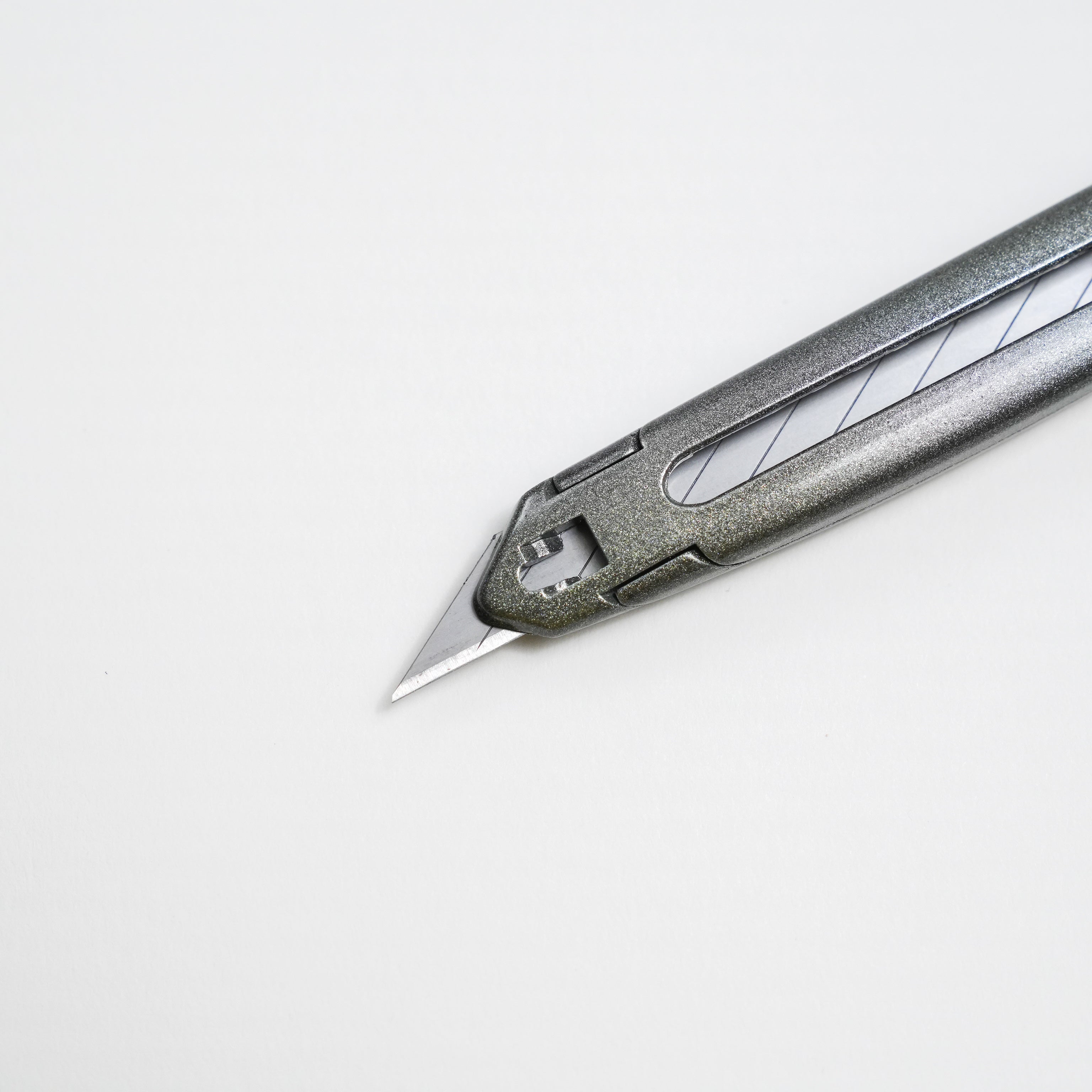 Snap-Off Craft Knife - Chrome Cutter Lock, Alloy Metal Body