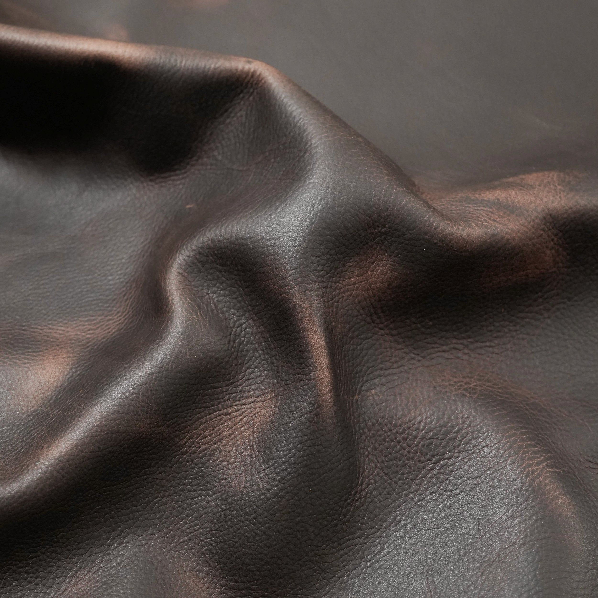 brown full grain pull up leather close-up vintage distressed texture