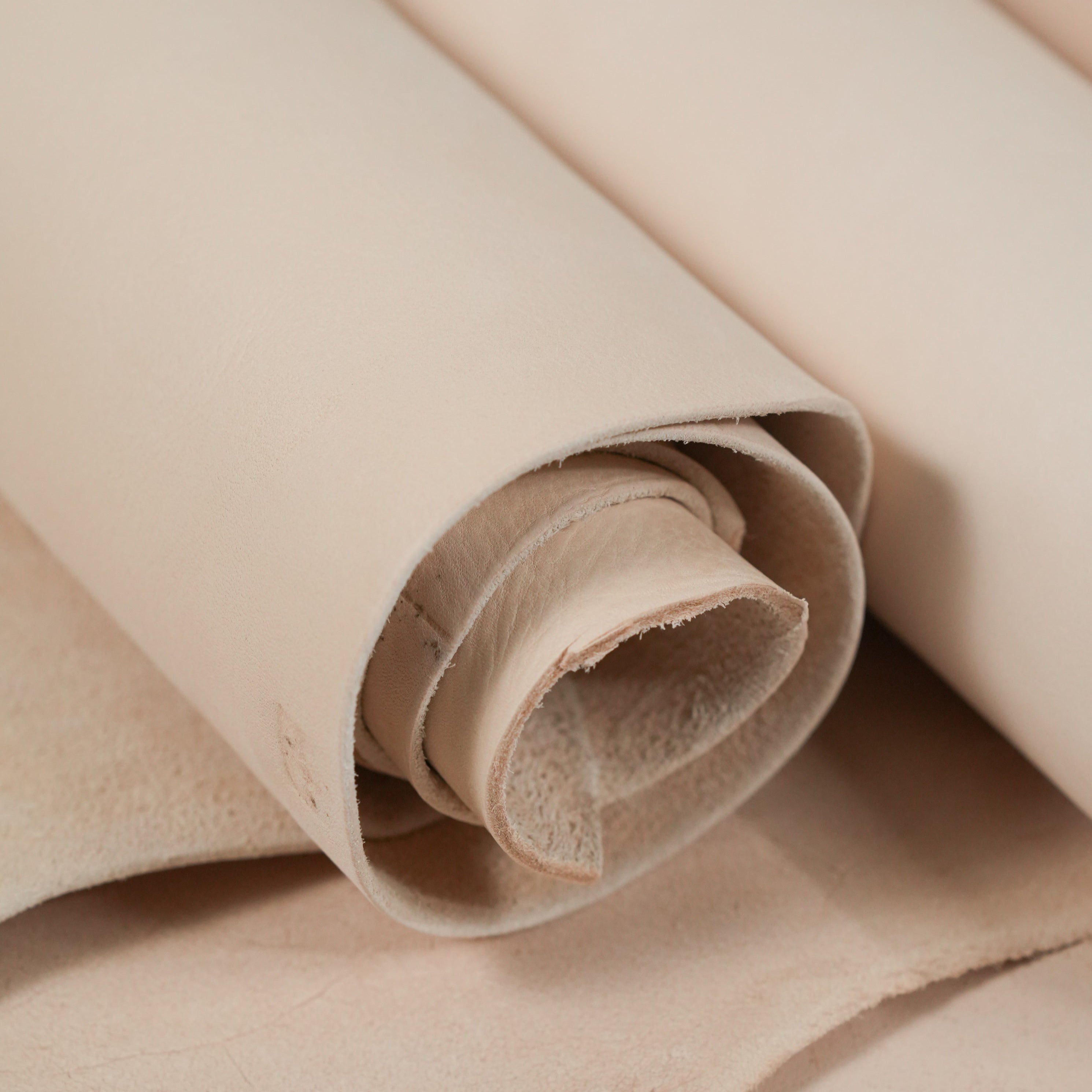 Milled natural premium vegetable tanned leather