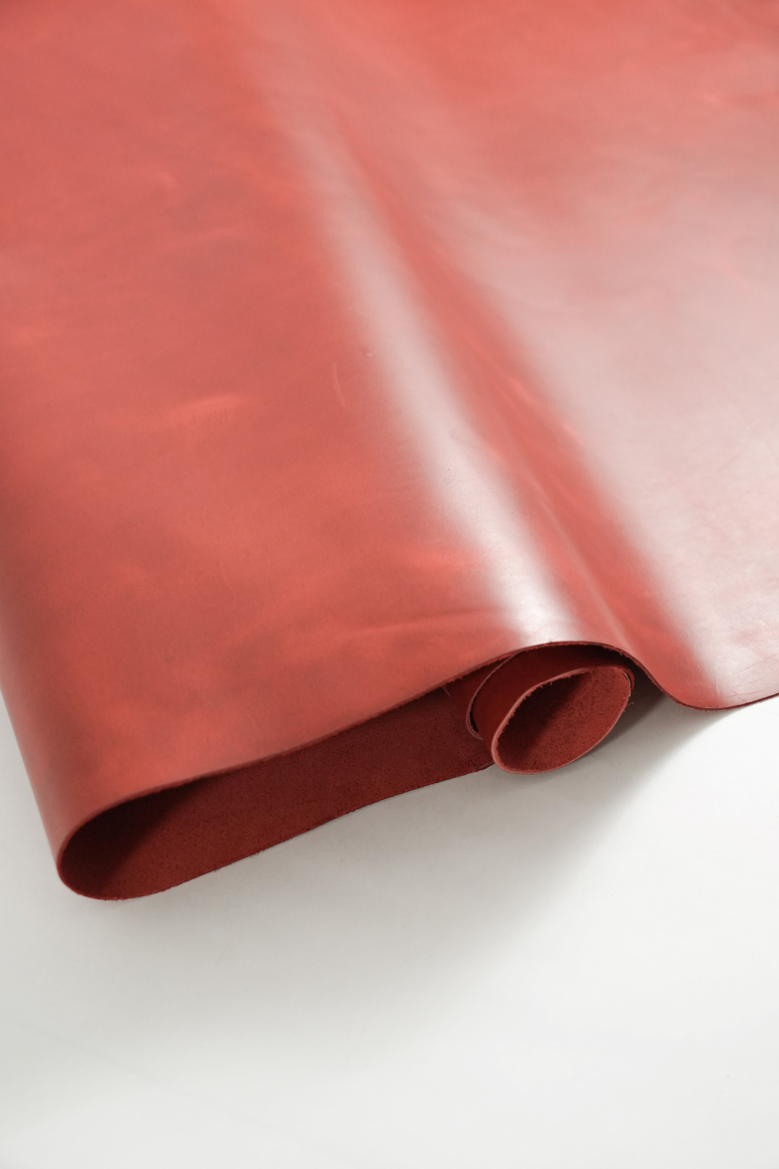 Pull-Up Leather - Eclipse Scarlet Red