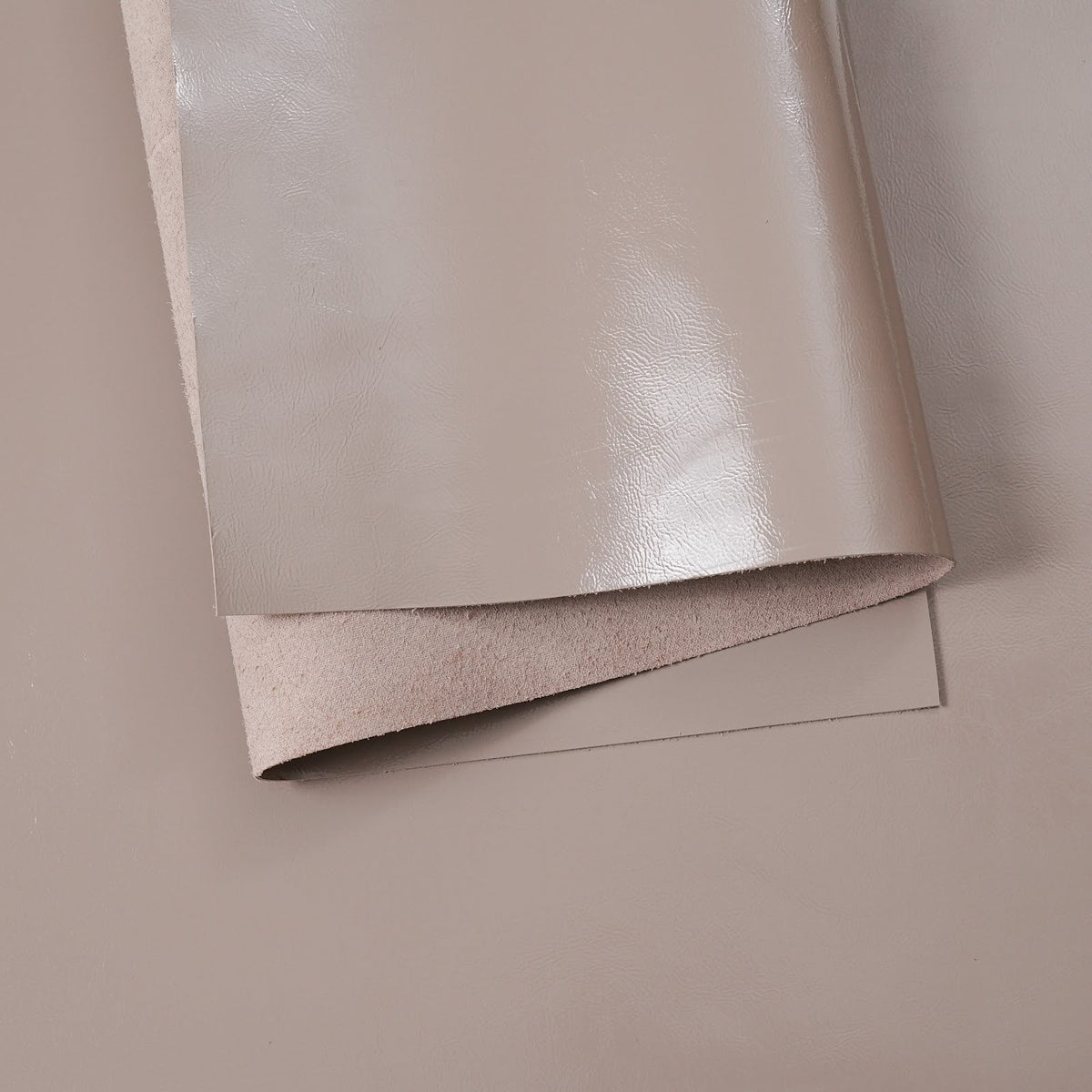 Crinkled Patent Leather Panels, 2.5–3 oz – Taupe
