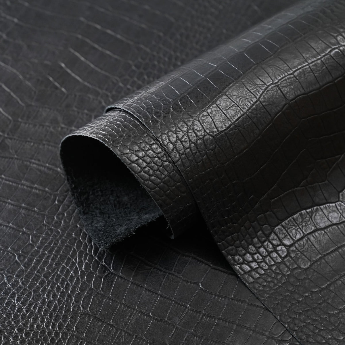 Crocodile Embossed Leather, 2.5–3 oz – Black
