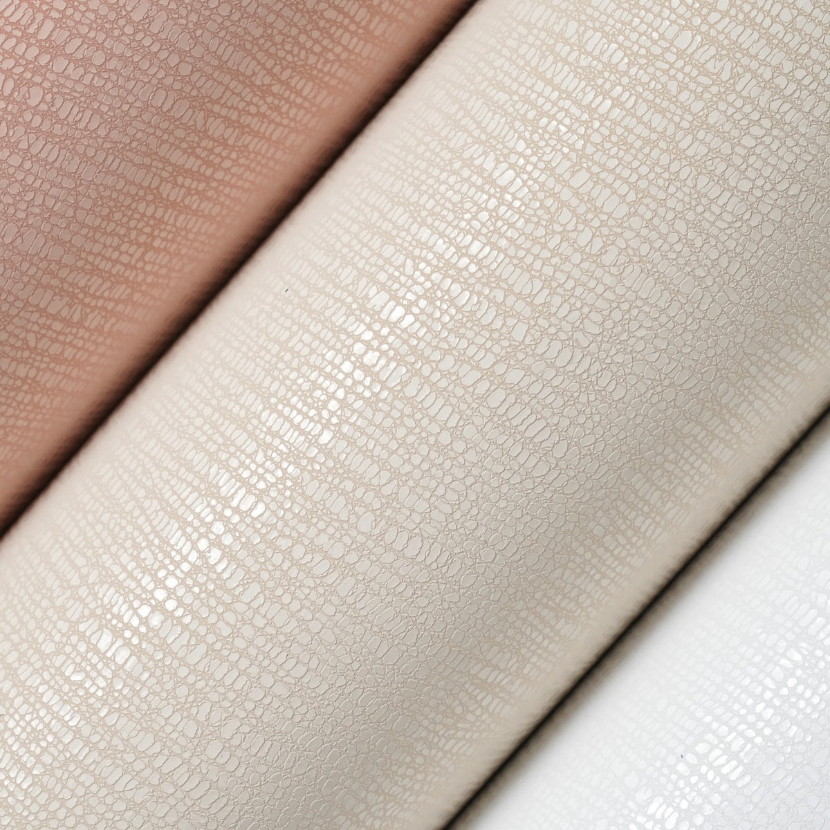 Lizard Embossed Cowhide Leather Sides, 3-3.5 oz - Ivory