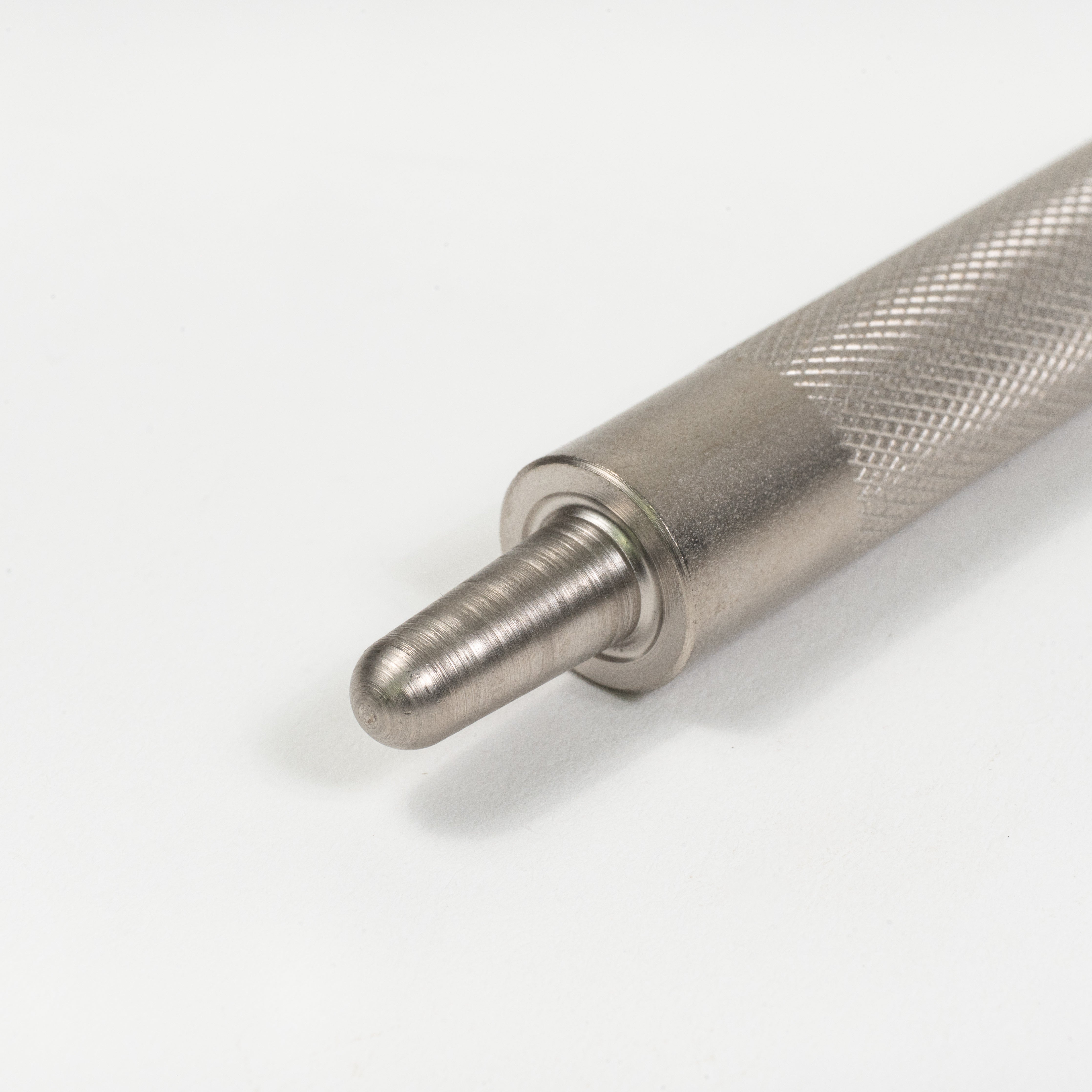 grommet setter close up view